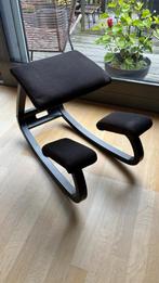 Varier kniestoel, Huis en Inrichting, Stoelen, Ophalen, Hout, Gebruikt, Zwart