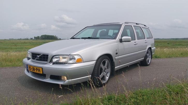 Volvo V70 2.4 R AWD AUT 2000 Grijs, Auto's, Volvo, Particulier, V70, Benzine, Stationwagon, Automaat, Geïmporteerd, Zilver of Grijs