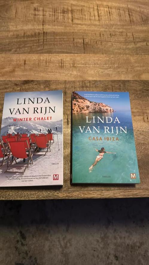 Linda van Rijn - Casa Ibiza en Winter Chalet, Boeken, Thrillers, Zo goed als nieuw, Nederland, Ophalen of Verzenden