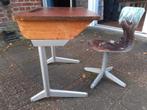 2x vintage oude school lessenaar. Stoeltjes opknappers. 5€, Kinderen en Baby's, Kinderkamer | Tafels en Stoelen, Gebruikt, Ophalen