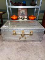 Vintage aluminium kist uit Singapore, Huis en Inrichting, Woonaccessoires | Kisten, Ophalen
