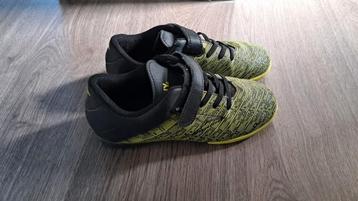 Dutchy zaalschoenen maat 34 beschikbaar voor biedingen