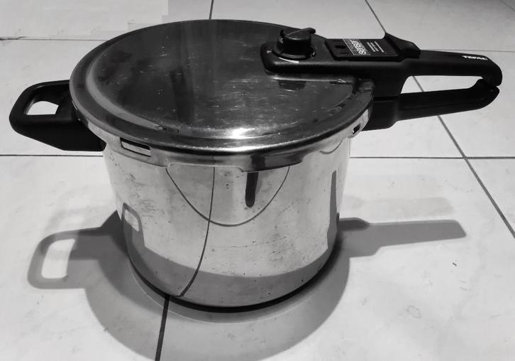 Tefal sensor snelkookpan 8 L  in prima staat, Huis en Inrichting, Keuken | Potten en Pannen, Gebruikt, Kookpan of Snelkookpan