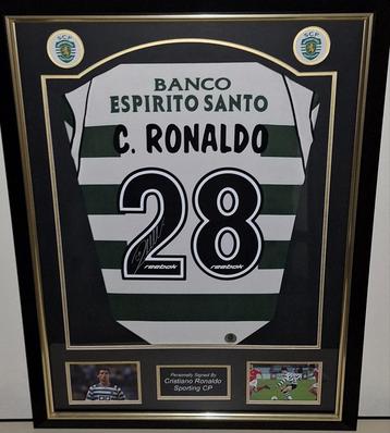 Cristiano Ronaldo gesigneerd Sporting voetbalshirt met coa  beschikbaar voor biedingen