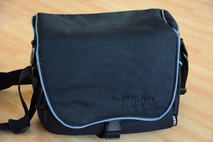 Nikon CF-EU04 cameratas fototas schoudertas in TOP STAAT, Audio, Tv en Foto, Fotografie | Fototassen, Zo goed als nieuw, Schoudertas