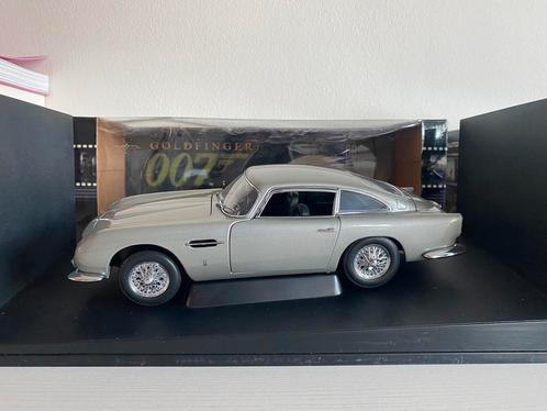 1:18 Autoart 007 James Bond Aston Martin DB5 No Mirrors, Hobby en Vrije tijd, Modelauto's | 1:18, Zo goed als nieuw, Auto, Autoart