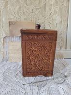 Doosje van bewerkt hout - CharmantGoed -, Antiek en Kunst, Ophalen of Verzenden