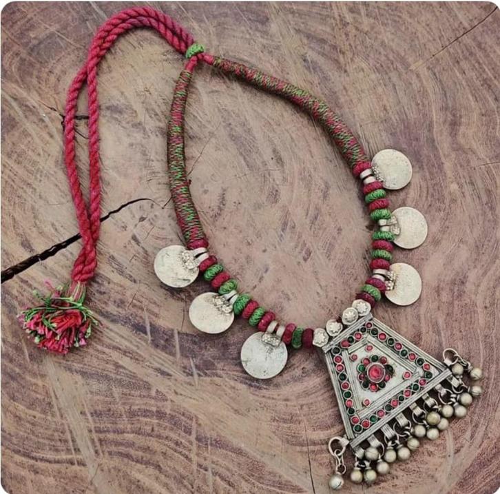 Prachtige zeer oude Afghaanse ketting hand gemaakt., Sieraden, Tassen en Uiterlijk, Antieke sieraden, Ketting, Overige materialen