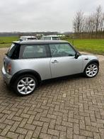 Mini Cooper 1.6 16V Cooper 2002 Grijs, Auto's, Mini, Voorwielaandrijving, 1025 kg, 15 km/l, Zwart