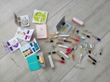50 parfum proefjes van luxe geuren voor dames / tester beschikbaar voor biedingen