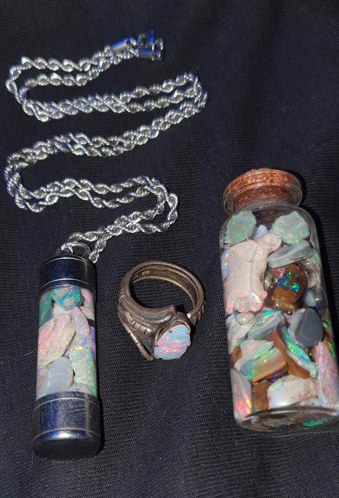 Opaal Lot 3 - Australisch opaal - ring - ketting - potje, Sieraden, Tassen en Uiterlijk, Edelstenen, Gebruikt, Ophalen of Verzenden