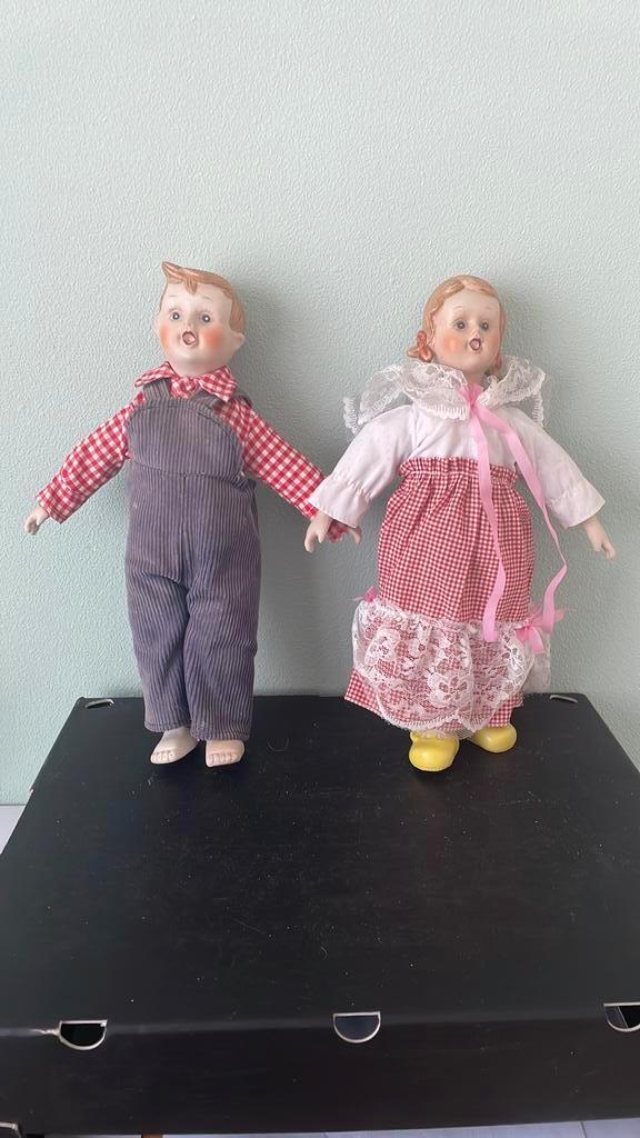 Stel  karakterpoppen.  Bisque 30 cm € 15.- per stel, Verzamelen, Poppen, Zo goed als nieuw, Pop, Ophalen of Verzenden