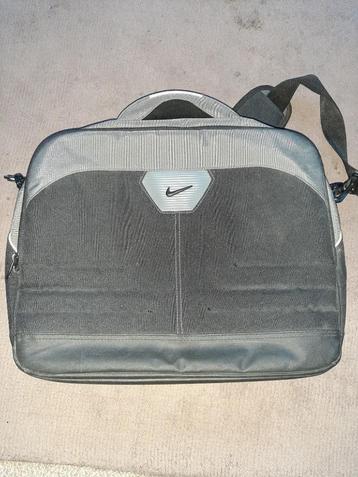 Nike laptoptas