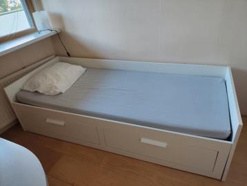 Brimnes met 2 laden, 2 matrassen, wit 2x 80x200cm  uit 2021 beschikbaar voor biedingen