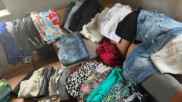 Dames kleding en schoenen beschikbaar voor biedingen