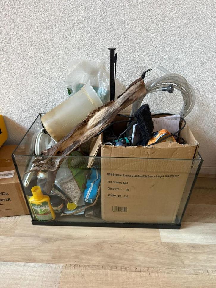 Aquarium 30x35x60 + filters+ toebehoren, Dieren en Toebehoren, Vissen | Aquaria en Toebehoren, Gebruikt, Leeg aquarium, Ophalen