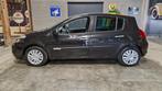 Renault Clio 1.5 dCi Authentique 88PK | Rijklaarprijs | Elek, Auto's, Voorwielaandrijving, Euro 5, Gebruikt, Zwart