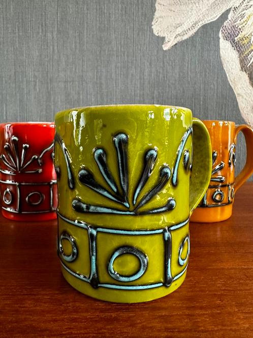 Vintage set van 7 koffiemokken Italiaans keramiek 1970s, Antiek en Kunst, Antiek | Keramiek en Aardewerk, Ophalen