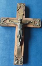 224 Mooi kruisje met Corpes en op alle einde 2 Engeltjes, Ophalen of Verzenden, Zo goed als nieuw, Beeld(je), Christendom | Katholiek