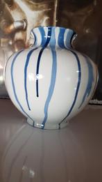 Mooie  vaas komt van intratuin, Overige kleuren, Aardewerk of Porselein, Ophalen of Verzenden, Zo goed als nieuw