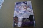 De lavendeltuin van Lucinda Riley, Ophalen of Verzenden, Gelezen, Nederland