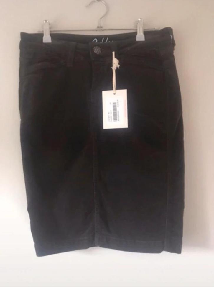 NIEUW Bruine suede kokerrok maat S, Kleding | Dames, Rokken, Nieuw, Maat 36 (S), Bruin, Boven de knie, Verzenden