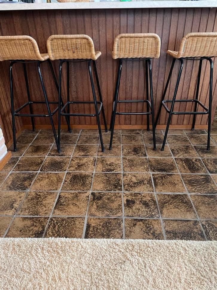 5 Barkrukken, Huis en Inrichting, Barkrukken, Gebruikt, 60 tot 90 cm, Metaal, 5 krukken of meer, Met voetsteun, Ophalen