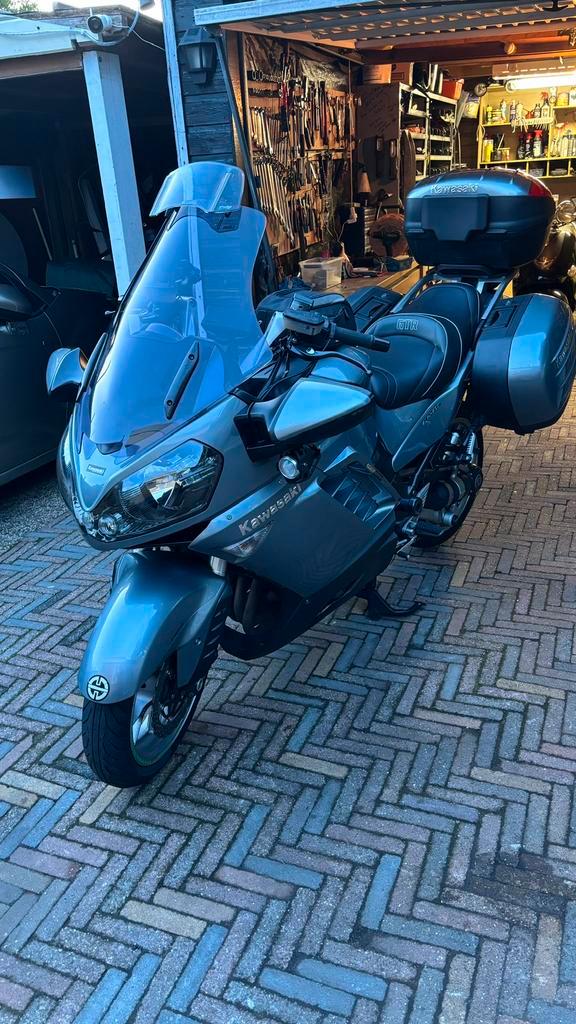 Kawasaki GTR 1400. 20.150 km st Nieuwstraat, Motoren, Motoren | Kawasaki, Particulier, Toermotor, meer dan 35 kW, 4 cilinders