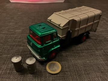 Dinky Toys - Bedford TK Refuse Wagon met 2 prullenbakjes