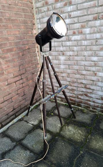 Industriële driepoot lamp schildersezel statief tripod spot  beschikbaar voor biedingen