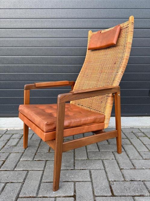Fauteuil - P. Muntendam voor Gebroeders Jonkers '60, Huis en Inrichting, Fauteuils, Gebruikt, Hout, Leer, Riet of Rotan, 50 tot 75 cm