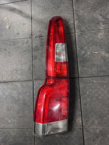 Volvo V70 achterlichten. beschikbaar voor biedingen