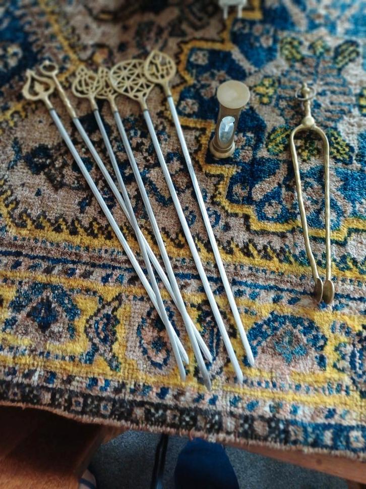 Antieke verzameling: Zandloper, tang en roerstaafjes, Antiek en Kunst, Antiek | Overige Antiek, Ophalen