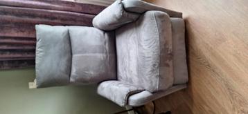 2 x Goed onderhouden relaxfauteuil . beschikbaar voor biedingen