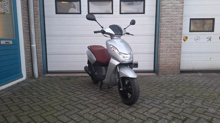 Peugeot Kisbee / 9707km / 1ste eigenaar, Fietsen en Brommers, Scooters | Peugeot, Gebruikt, Overige modellen, Maximaal 25 km/u