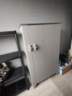 WOOOD Grijze kast met deuren en planken, Huis en Inrichting, Ophalen, 100 tot 150 cm, 50 tot 100 cm, Modern