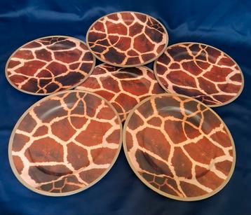 6 (onder) borden met giraffeprint. beschikbaar voor biedingen