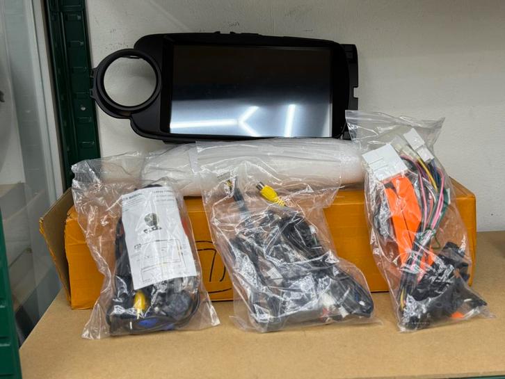 Toyota Yaris (2012-2017) CarPlay / Android Navigatie Radio<-, Auto diversen, Autoradio's, Nieuw, Ophalen of Verzenden