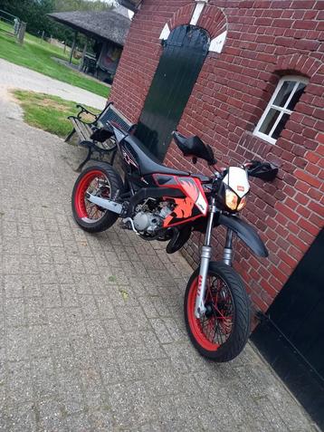 Aprilia sx 2007. 70cc met geel kenteken.  (Derbi) beschikbaar voor biedingen