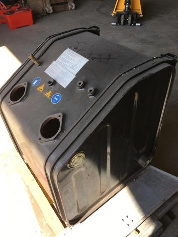 Hydrauliek tank ongebruikt  beschikbaar voor biedingen