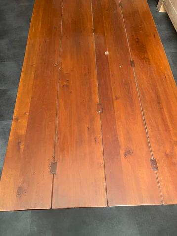 Mooie mahoniehouten salontafel beschikbaar voor biedingen