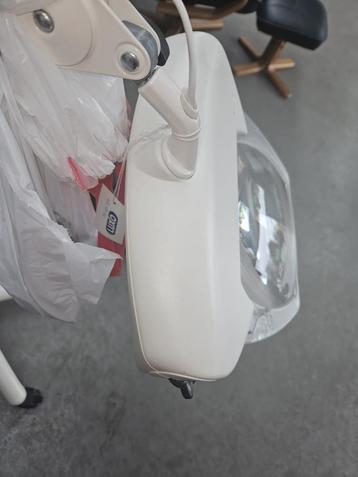 Loeplamp met Verlichting beschikbaar voor biedingen