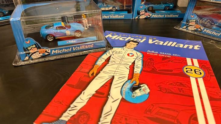 Nr26. Vaillante Grand Defi (seal) - Michel Vaillant, Hobby en Vrije tijd, Modelauto's | 1:43, Gebruikt, Auto, Overige merken, Ophalen of Verzenden