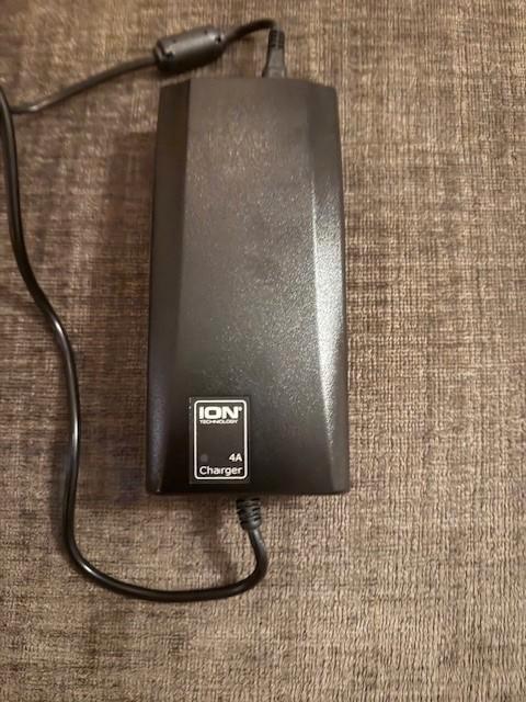 Snellader fiets accu ION4 36V  4 pins PMU4, Fietsen en Brommers, Fietsaccessoires | Fietsaccu's, Nieuw, Ophalen of Verzenden