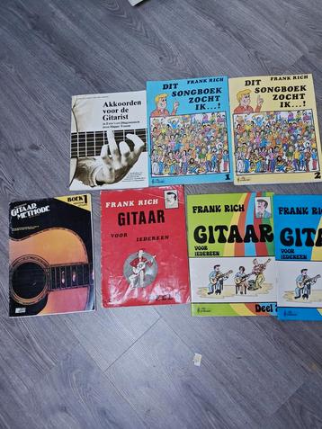 Frank Rich Gitaarboeken + Songboeken beschikbaar voor biedingen