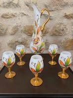 Karaf met 5 glaasjes, melkglas, handbeschilderd, Antiek en Kunst, Antiek | Glas en Kristal, Ophalen of Verzenden