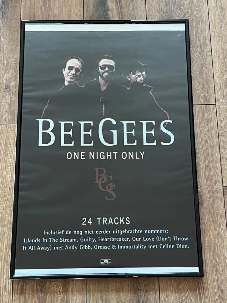 Bee Gees Collectie posters en foto’s, Verzamelen, Posters, Zo goed als nieuw, Muziek, A1 t/m A3, Rechthoekig Staand, Met lijst