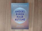 Merel Boogaard - Anders kijken naar autisme, Boeken, Achtergrond en Informatie, Ophalen of Verzenden, Zo goed als nieuw, Merel Boogaard