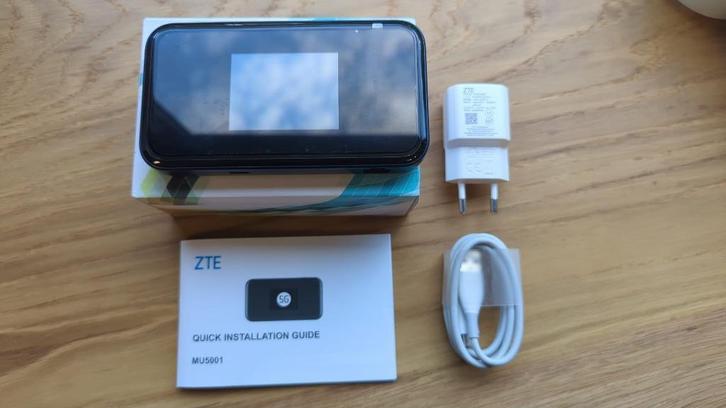 ZTE MU5001 – 5G MiFi Hotspot voor 32 Gebruikers – Bol Retour, Computers en Software, Routers en Modems, Nieuw, Router met modem