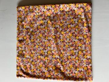 Zachte Kussenhoes met Bloemenprint - Zomerse Sfeer! beschikbaar voor biedingen